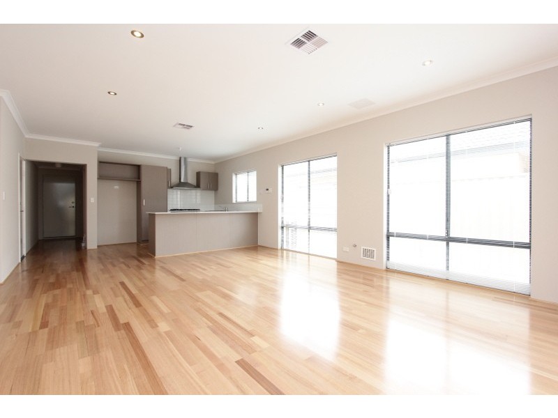 12 Sandhurst Road, Dianella WA 6059