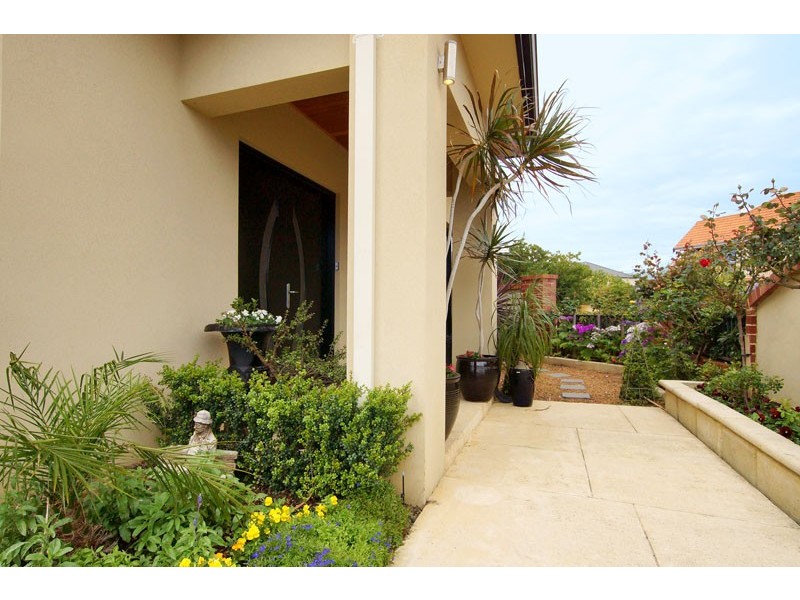 27 Tranby Road, Maylands WA 6051