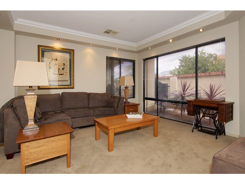 27 Tranby Road, Maylands WA 6051