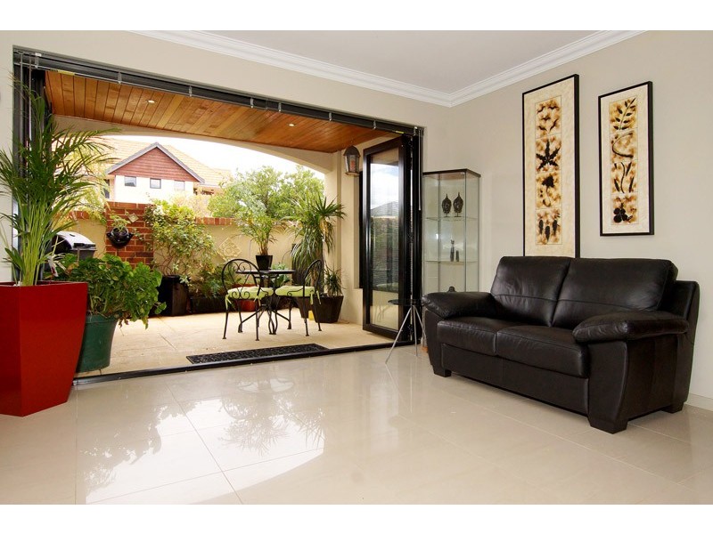 27 Tranby Road, Maylands WA 6051