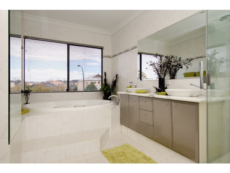 27 Tranby Road, Maylands WA 6051