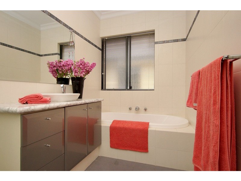 27 Tranby Road, Maylands WA 6051