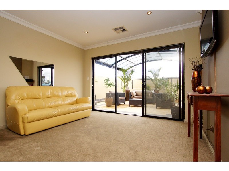 27 Tranby Road, Maylands WA 6051