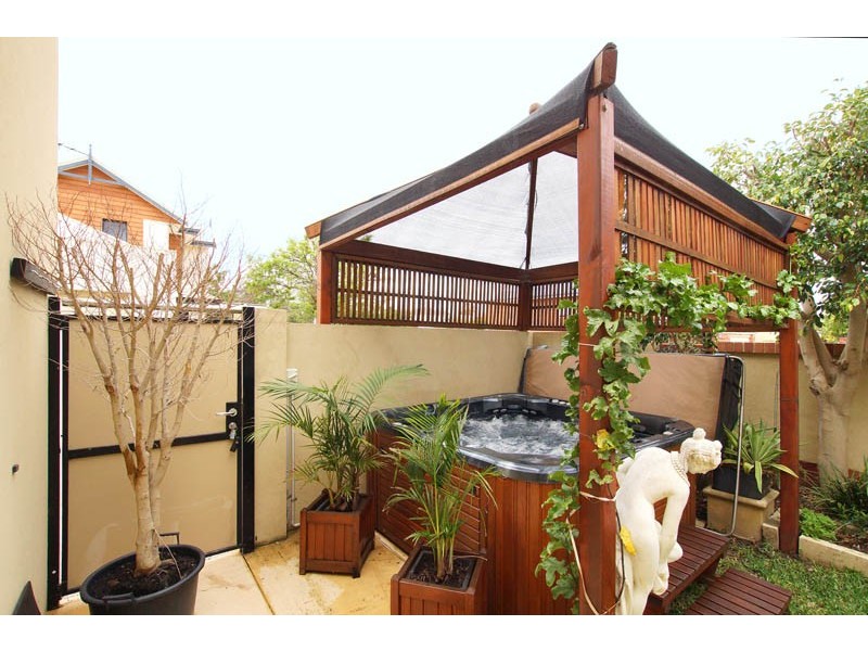 27 Tranby Road, Maylands WA 6051