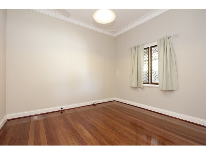 27 Kenilworth Street, Bayswater WA 6053