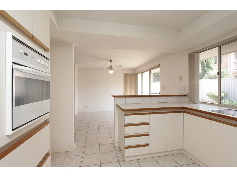 2/51 Moulden Avenue, Yokine WA 6060