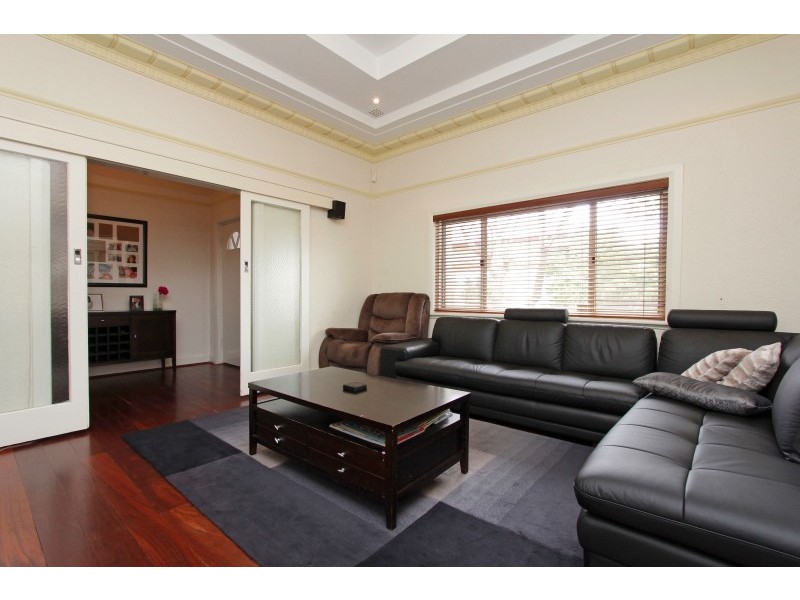 251 Grand Promenade, Dianella WA 6059