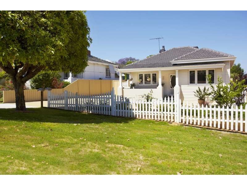 13 Toowong Street, Bayswater WA 6053