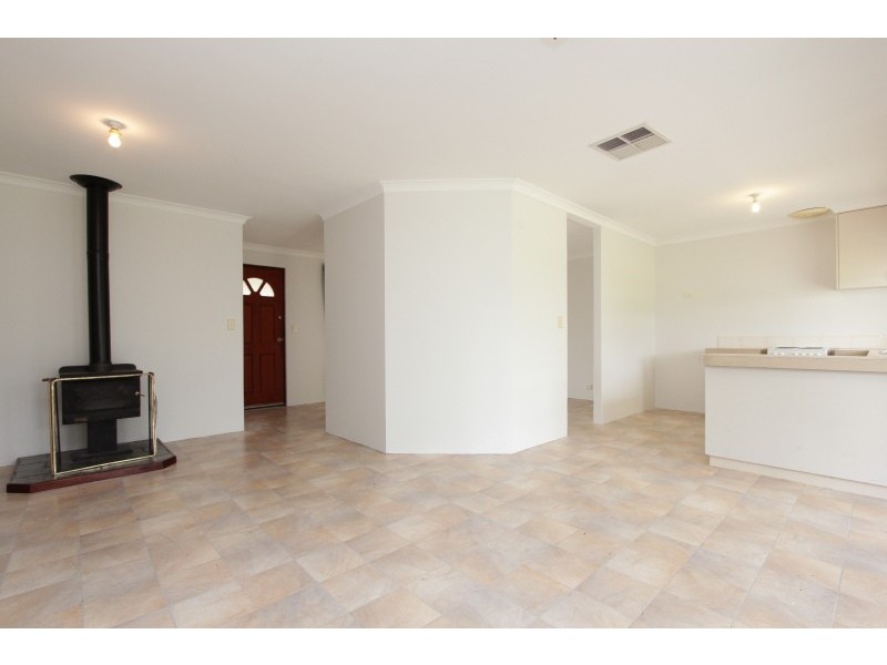 9 Santara Court, Seville Grove WA 6112