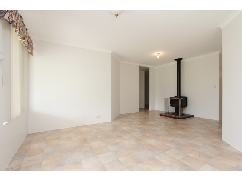 9 Santara Court, Seville Grove WA 6112