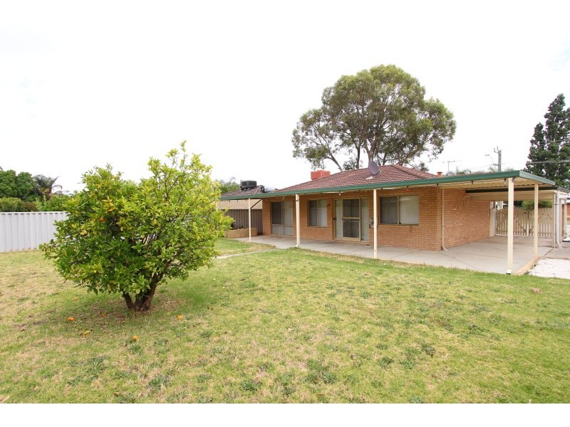 9 Santara Court, Seville Grove WA 6112