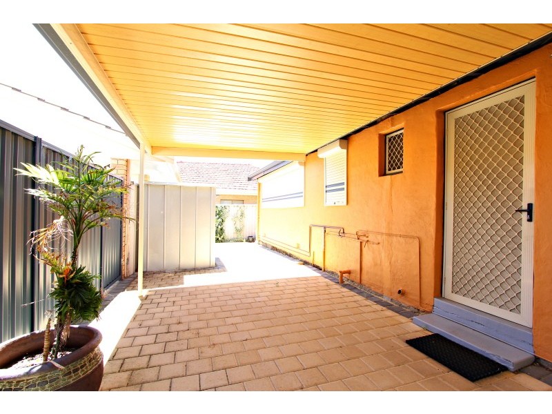 1/377A Light Street, Dianella WA 6059