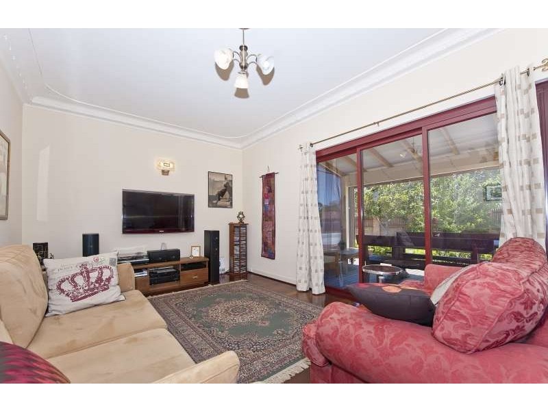 1 Anzac Street, Bayswater WA 6053