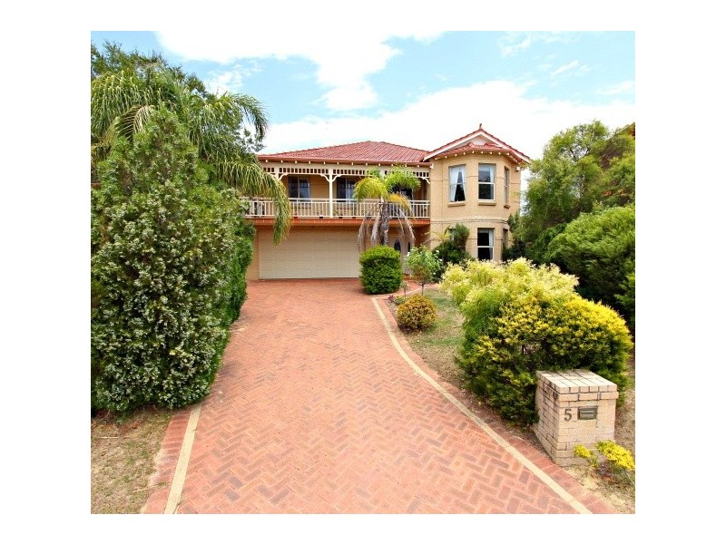 5 Wakelan Cove, Dianella WA 6059