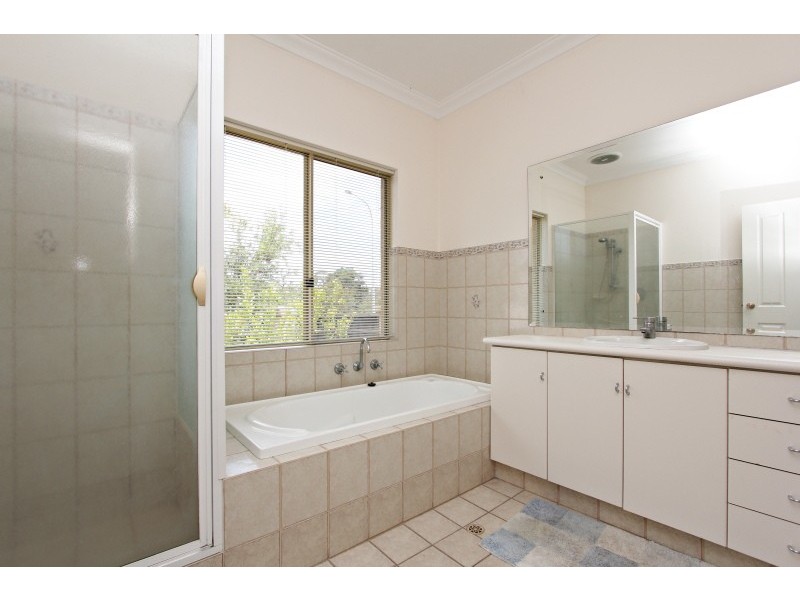 5 Wakelan Cove, Dianella WA 6059