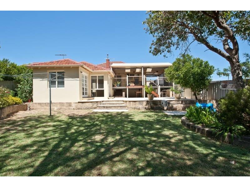 2 Adelia Street, Bayswater WA 6053