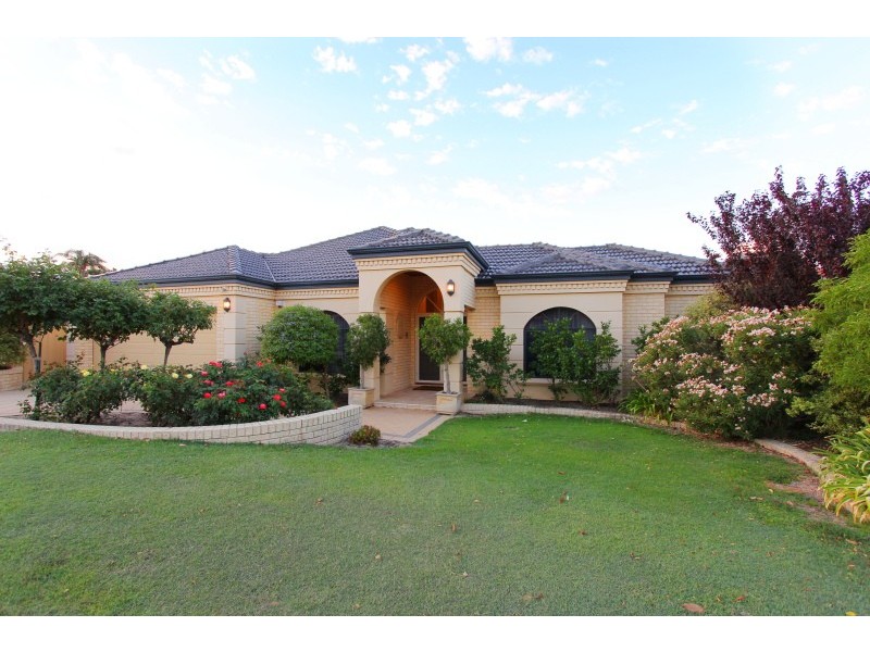 21 Howes Crescent, Dianella WA 6059