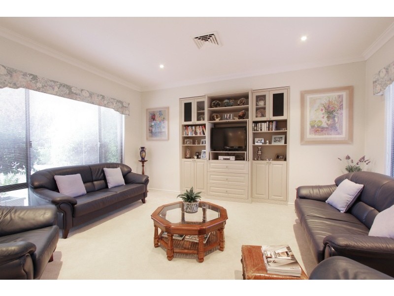 21 Howes Crescent, Dianella WA 6059