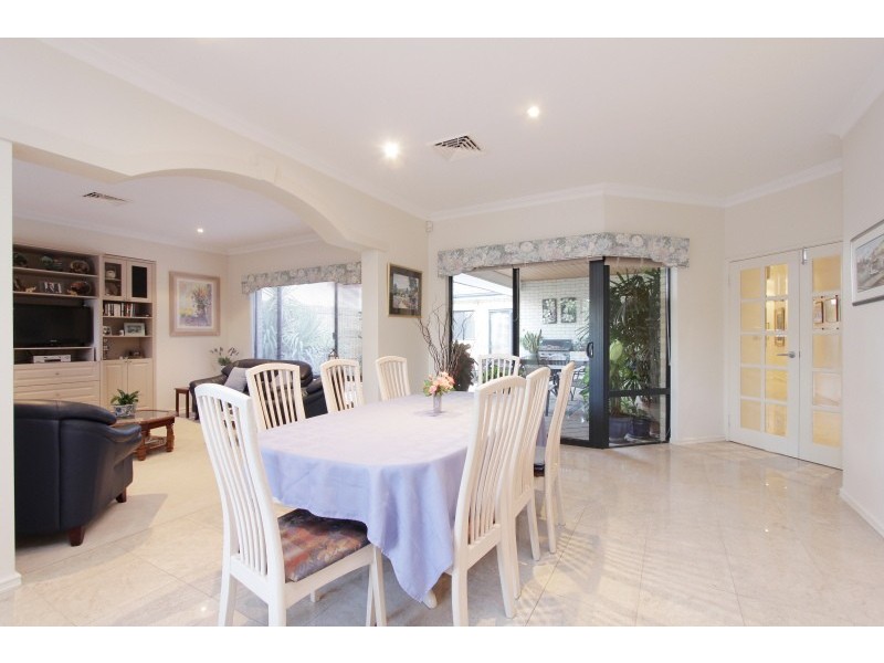 21 Howes Crescent, Dianella WA 6059