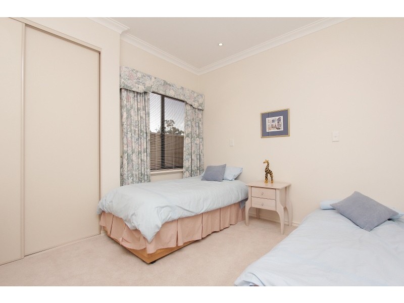 21 Howes Crescent, Dianella WA 6059