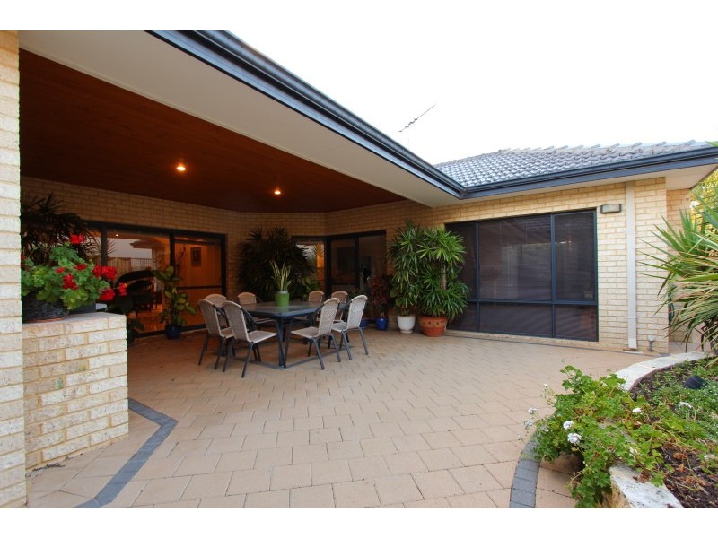 21 Howes Crescent, Dianella WA 6059