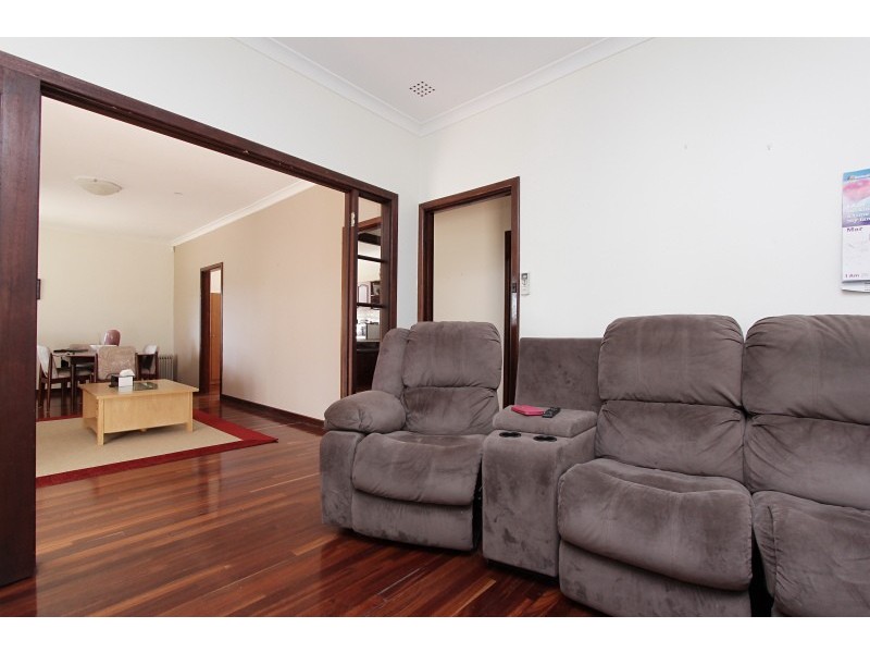 82 Leeds Street, Dianella WA 6059