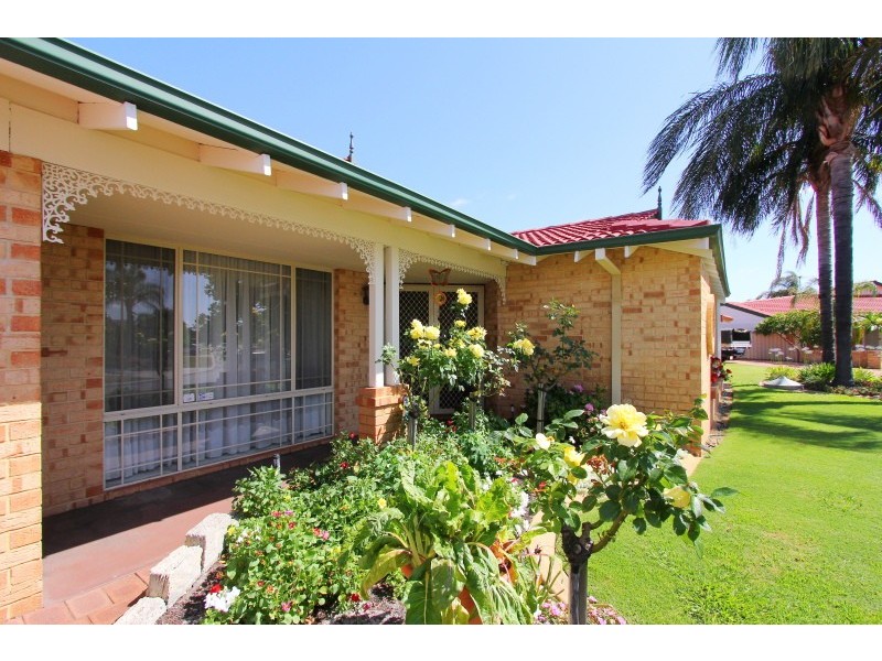 6 Aster Court, Thornlie WA 6108