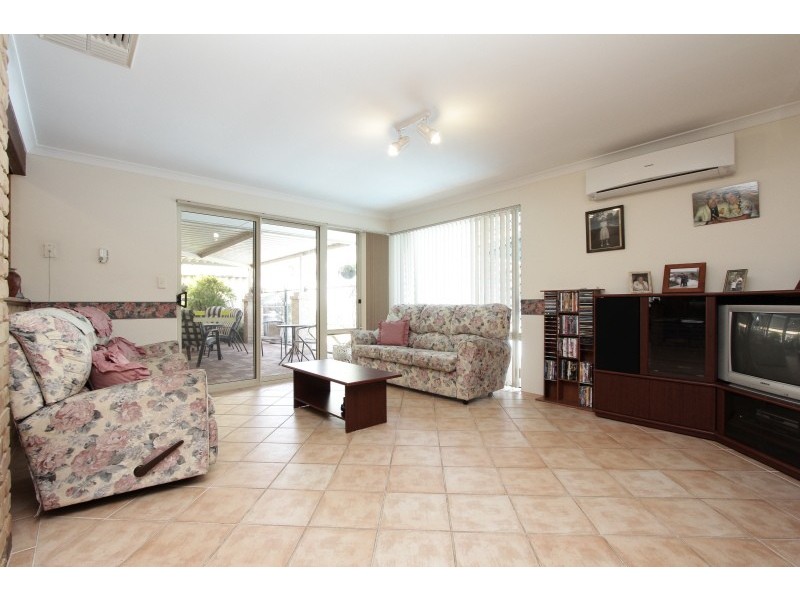 6 Aster Court, Thornlie WA 6108