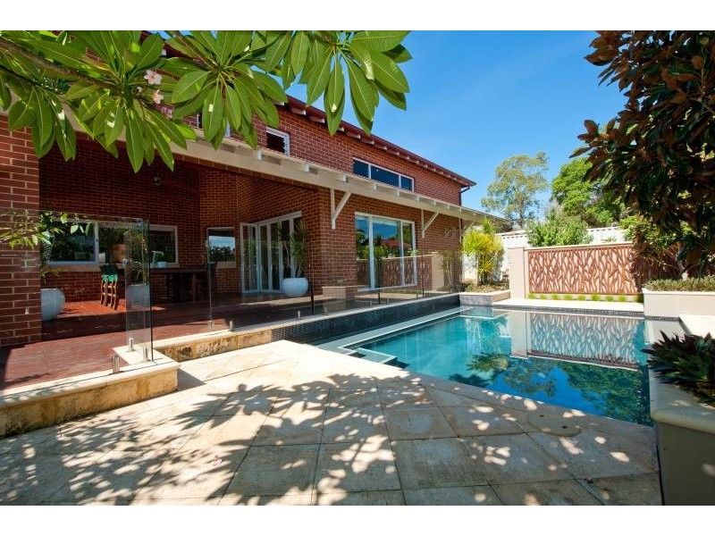 12 Elizabeth Street, Bayswater WA 6053