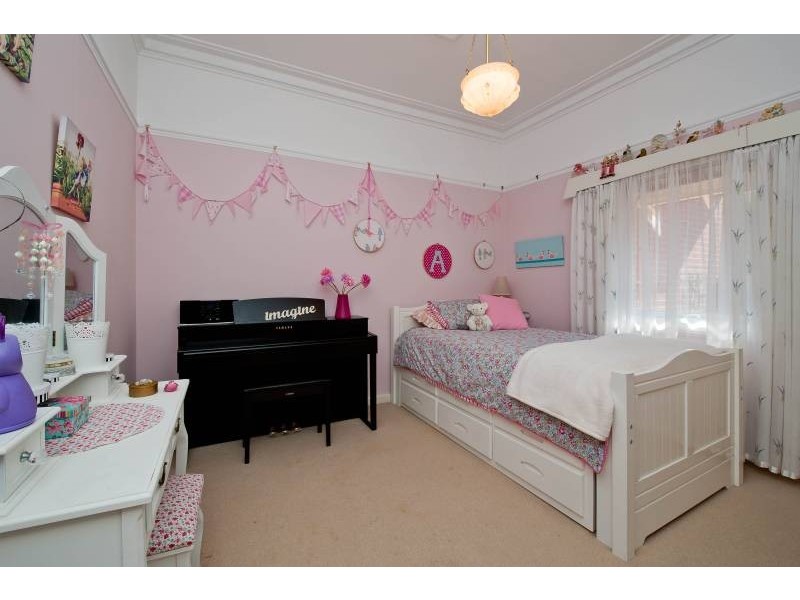 12 Elizabeth Street, Bayswater WA 6053