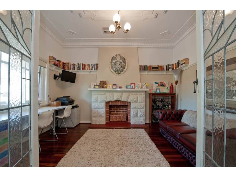 12 Elizabeth Street, Bayswater WA 6053