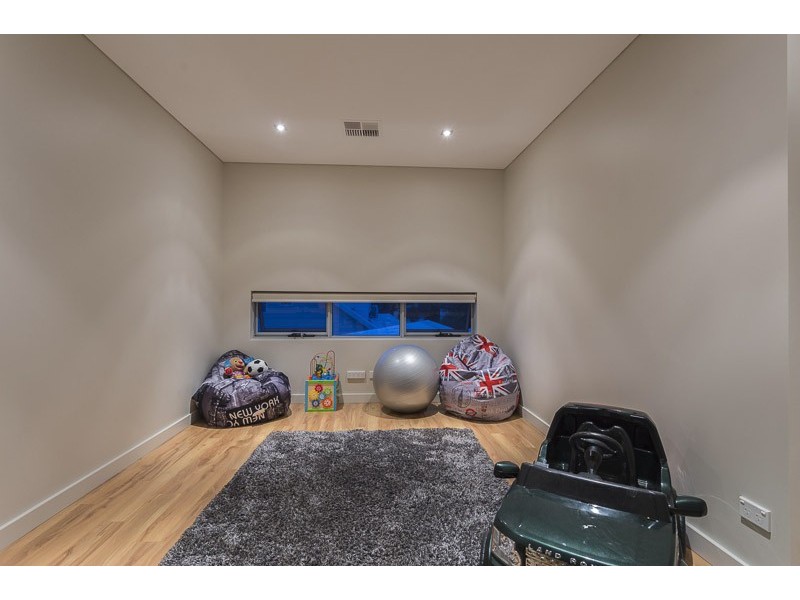 13 Feredy Street, Embleton WA 6062