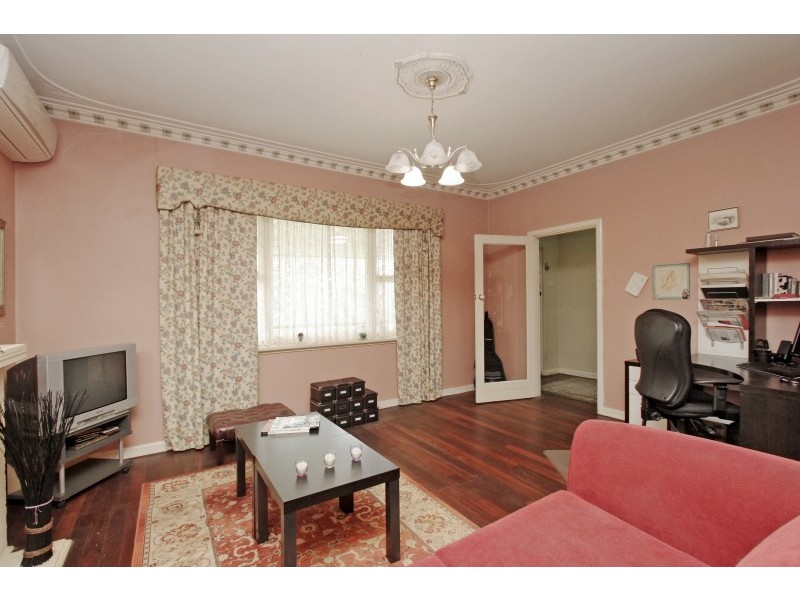 123 Woodrow Avenue, Dianella WA 6059