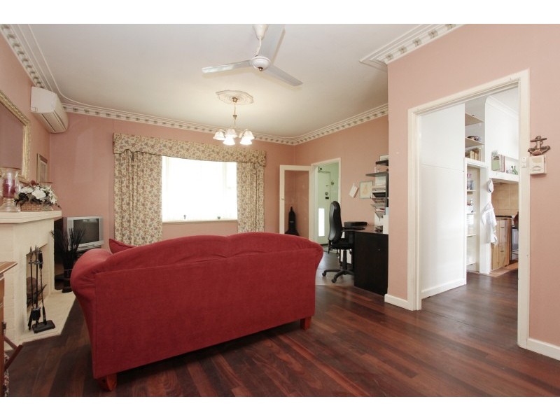 123 Woodrow Avenue, Dianella WA 6059