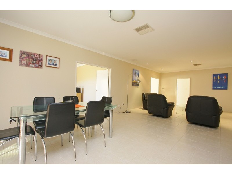 6 Bencubbin Crescent, Dianella WA 6059