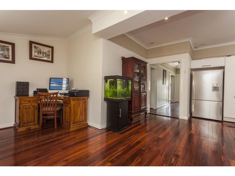 14 Grosvenor Road, Bayswater WA 6053