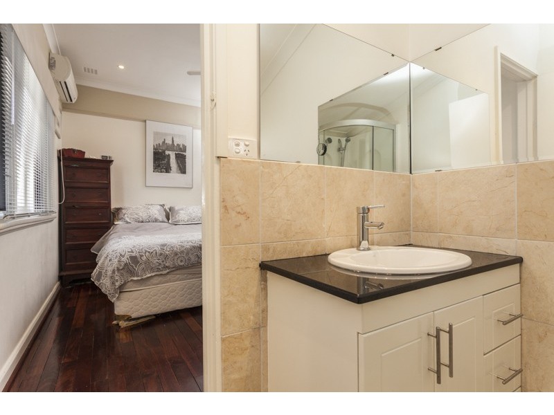 14 Grosvenor Road, Bayswater WA 6053