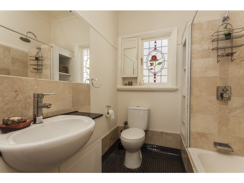 14 Grosvenor Road, Bayswater WA 6053