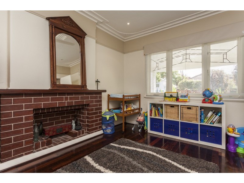 14 Grosvenor Road, Bayswater WA 6053