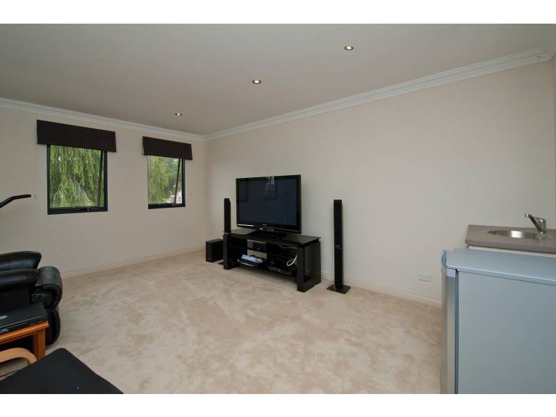 164A Ninth Avenue, Inglewood WA 6052