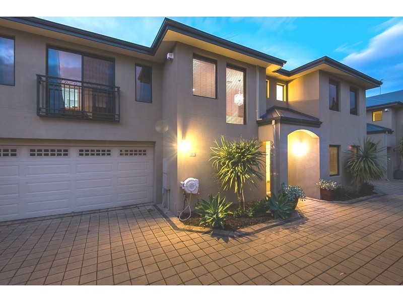 2/33 Second Avenue, Kensington WA 6151