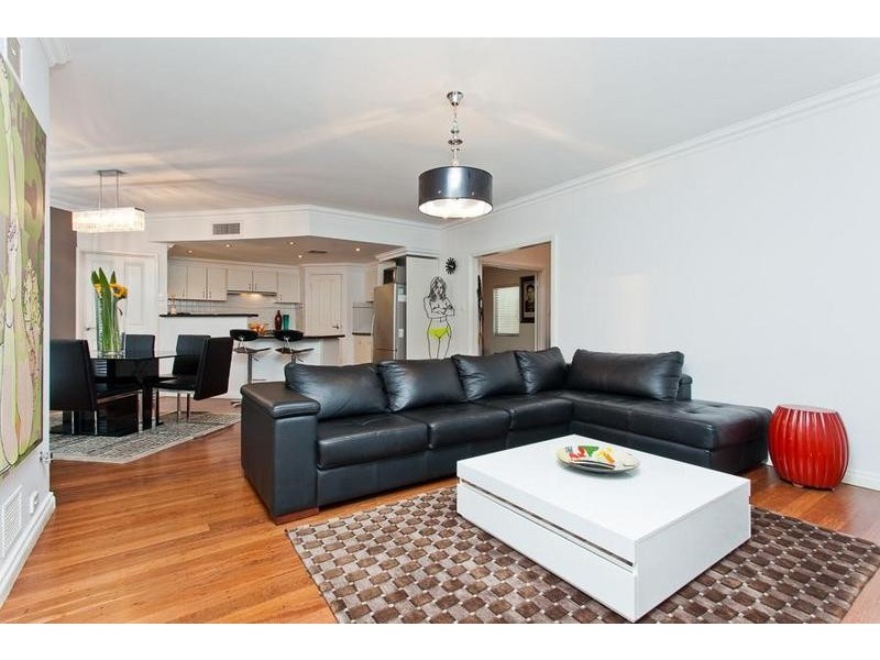 2/33 Second Avenue, Kensington WA 6151