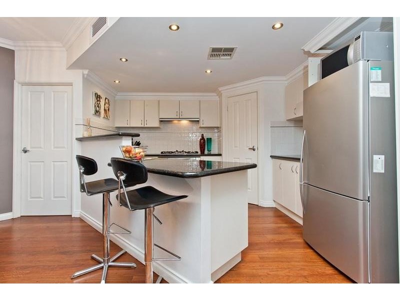 2/33 Second Avenue, Kensington WA 6151