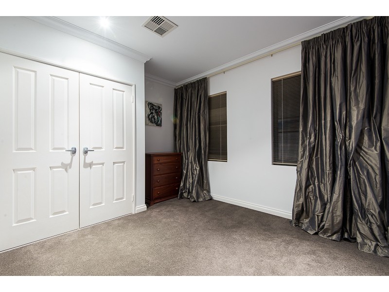 2/33 Second Avenue, Kensington WA 6151