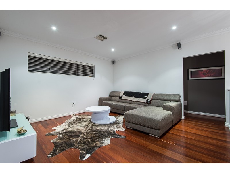 2/33 Second Avenue, Kensington WA 6151