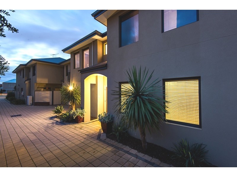 2/33 Second Avenue, Kensington WA 6151