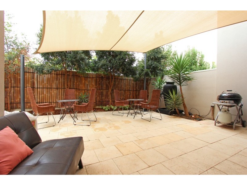 6/135 Loftus Street, Leederville WA 6007