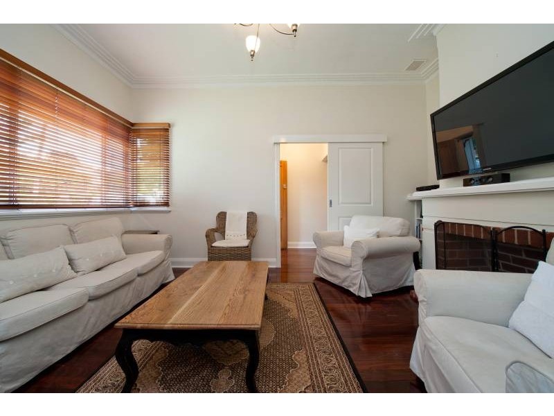 25 Slade Street, Bayswater WA 6053