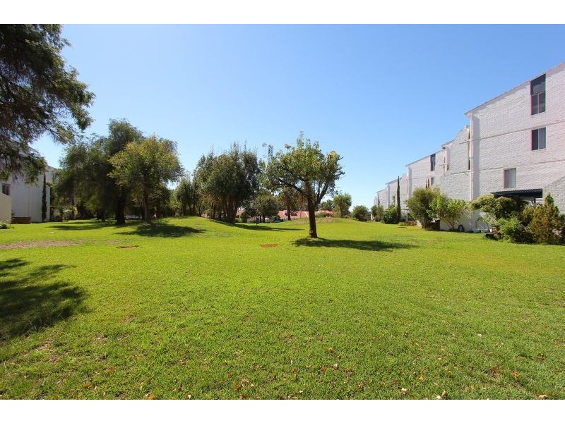 90/12 Wall Street, Maylands WA 6051