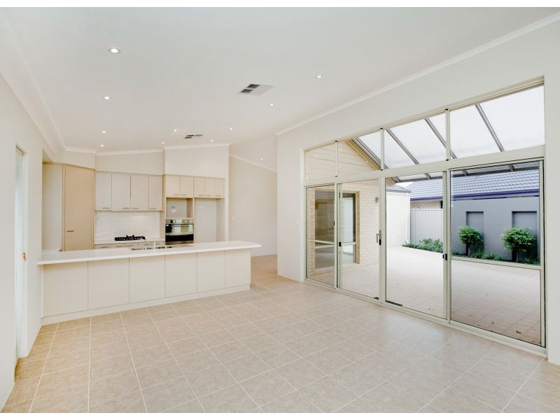 9 Colgoola Brace, Bassendean WA 6054
